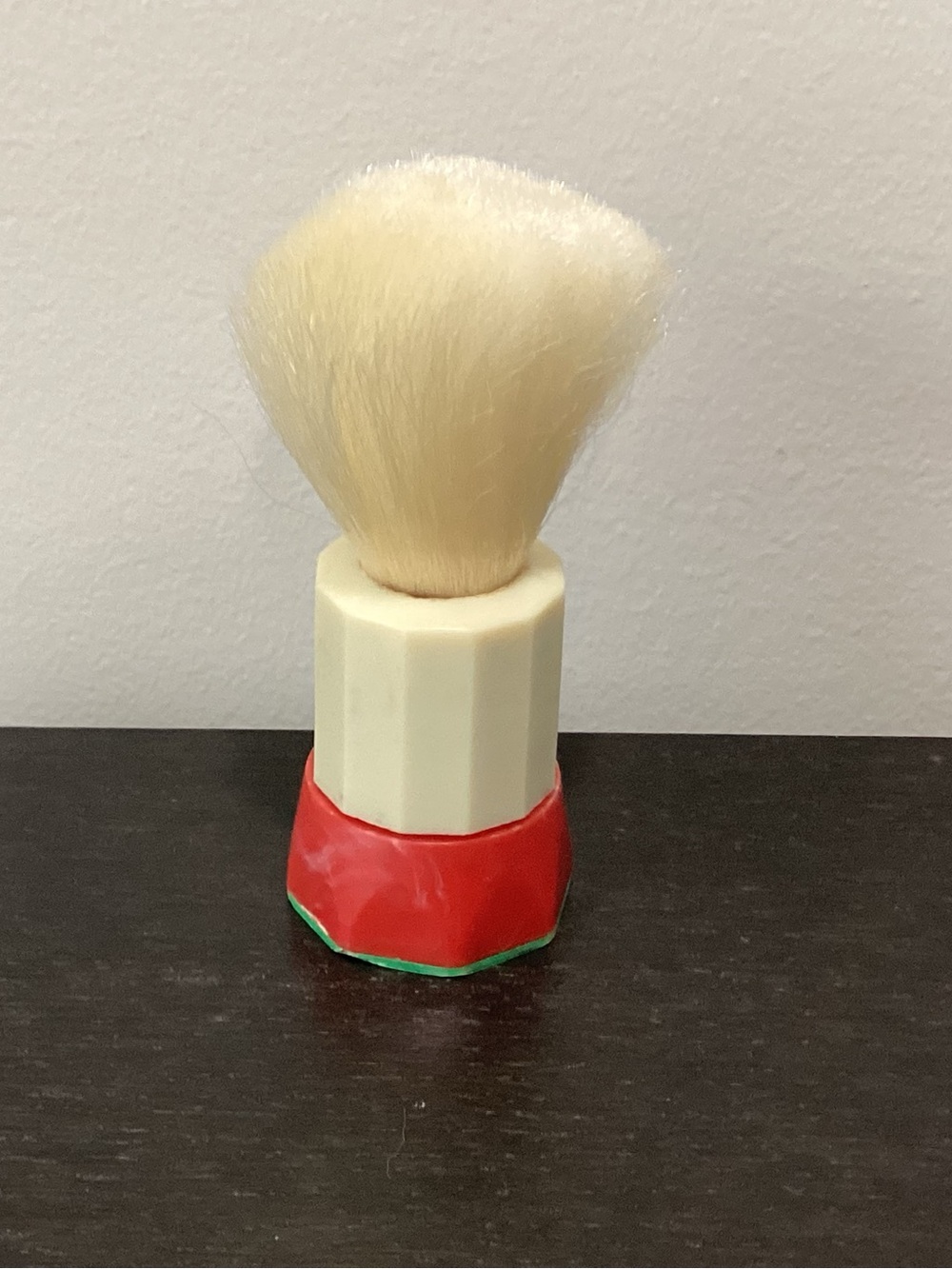 Vtg. Peerless Nylon Shaving brush for wet shaving. Red,green and off-white